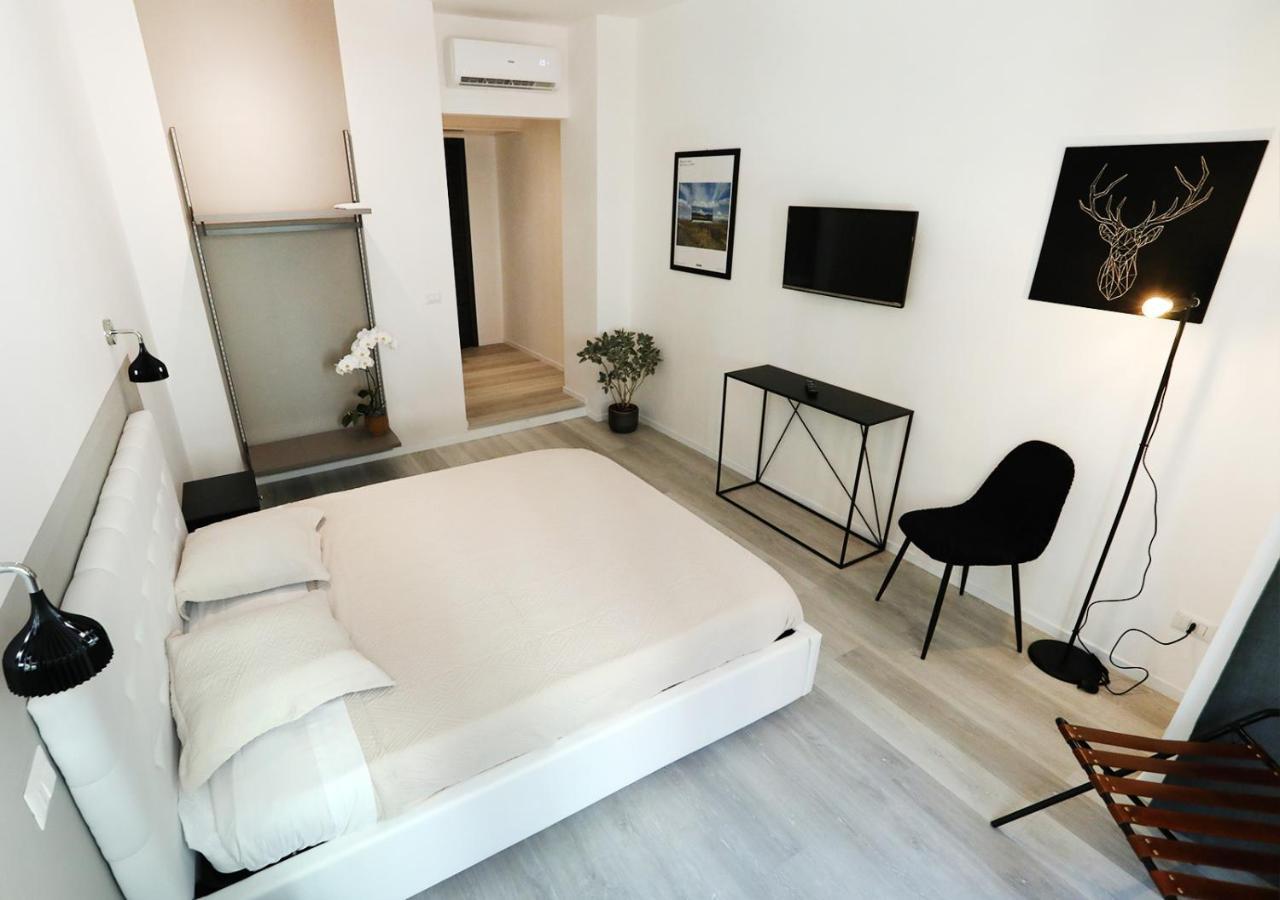 B&B Boutique Four Rooms Bari Exterior photo