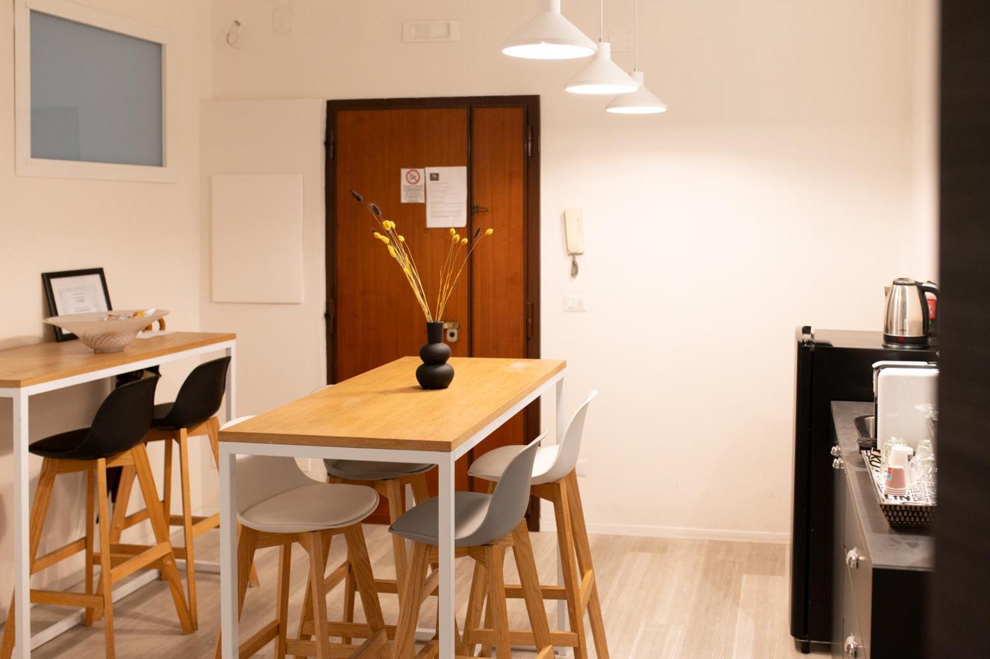 B&B Boutique Four Rooms Bari Exterior photo
